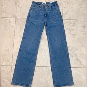 Free- Abercrombie & Fitch 90s relaxed high-rise jeans